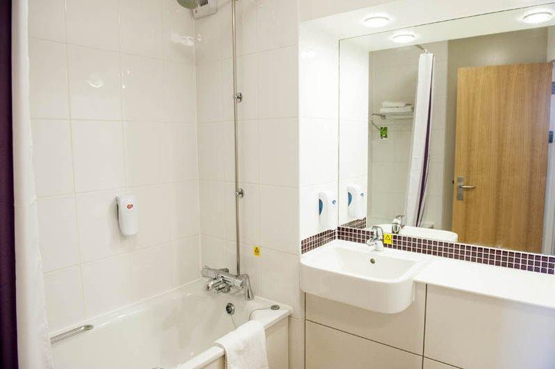 Premier Inn Pontypool Dış mekan fotoğraf