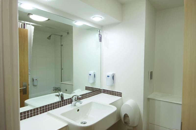 Premier Inn Pontypool Dış mekan fotoğraf